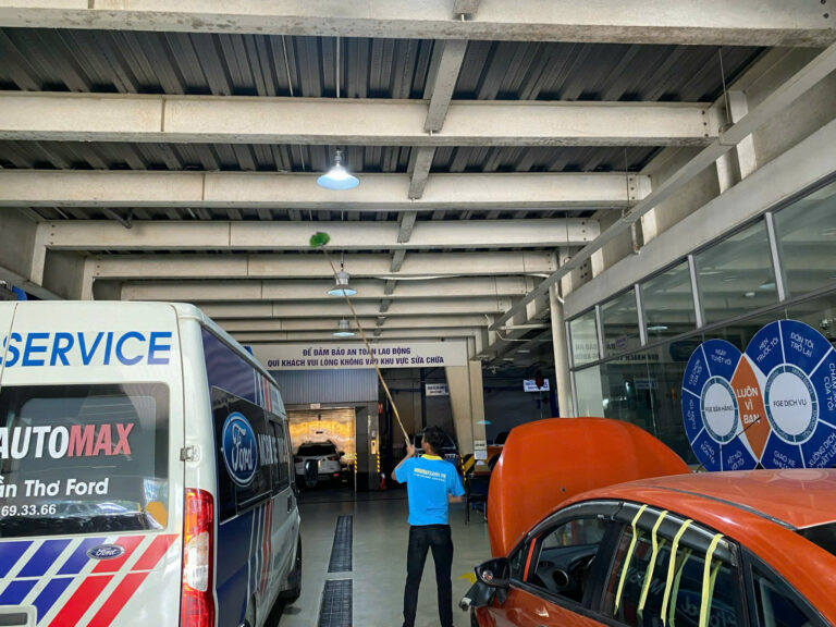 Vệ sinh Nhà xưởng Bảo trì xe ô tô tại Cần Thơ Ford