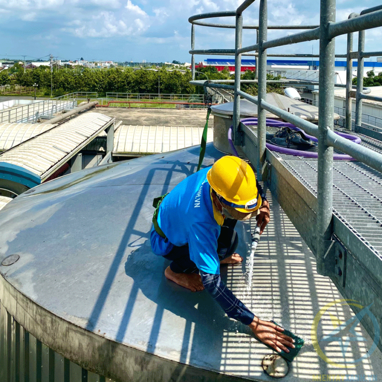 Vệ sinh bồn chứa, bồn hơi, áp suất trong và trời tại nhà máy chế biến