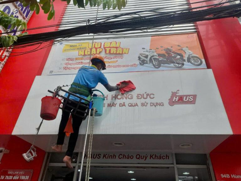 Dịch vụ Vệ sinh Không gian Trong và Ngoài trời | Miền Tây Xanh